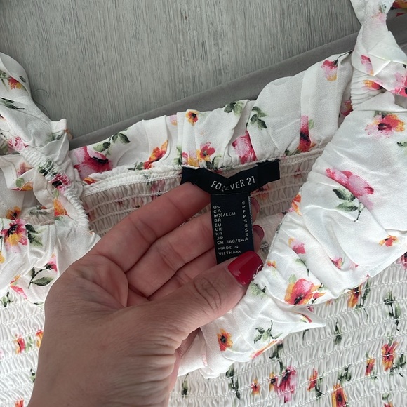 Forever 21 floral tank top - Picture 3 of 3